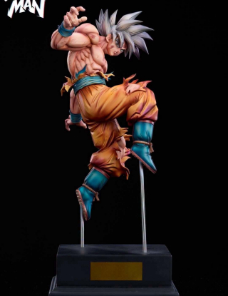 Mô hình Good Man Studio - Goku UI